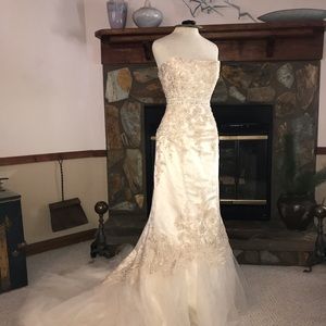 Maggie Sottero Wedding Dress Size 4 Cream Sequin